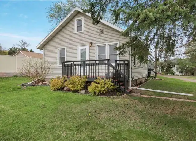 Property at 2743 N Hastings Way, Eau Claire, WI, 54703, 3 beds, 1.5 baths, [object Object]
