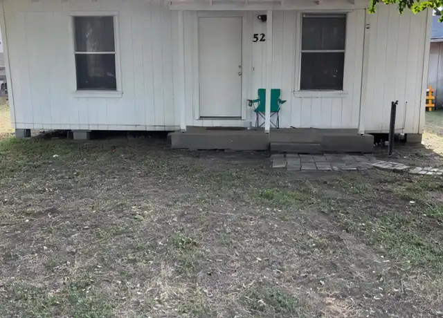 Property at 521 Saint John St, Gonzales, TX, 78629, 2 beds, 1 bath, [object Object]
