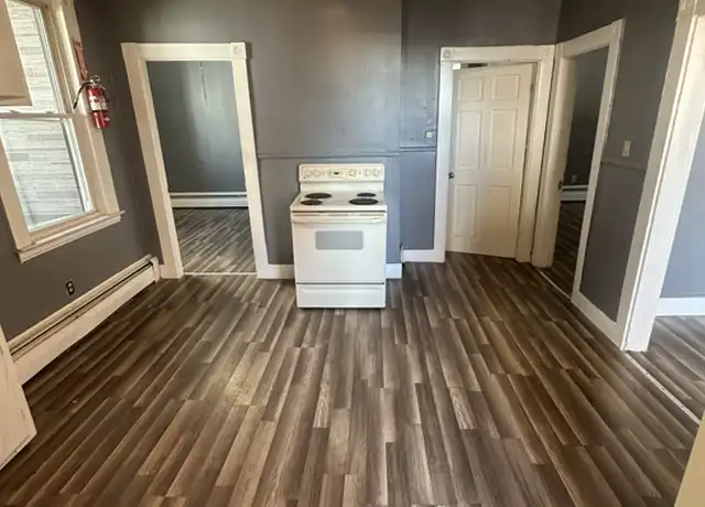 Property at 50 Knox St Unit 7, Lewiston, ME, 04240, 2 beds, 1 bath, [object Object]