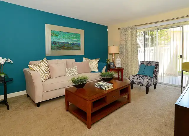 Property at Alta Mar at Broadwater Apartments - 3901 38th Ave S, Saint Petersburg, FL, 33711, 1 bed, 1 bath, [object Object]