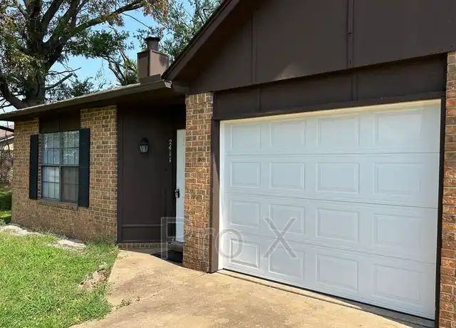 Property at 2409 W Magnolia St, Rogers, AR, 72758, 2 beds, 1 bath, [object Object]