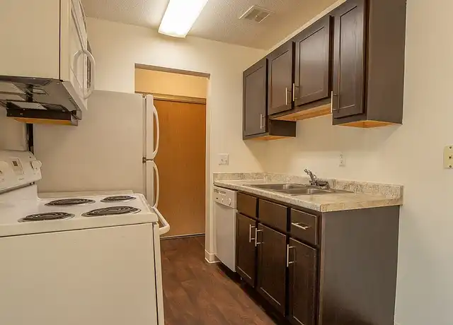 Property at Regency Park - 2240 Skillman Ave E, North St Paul, MN, 55109, 1-2 bed, 1 bath, [object Object]