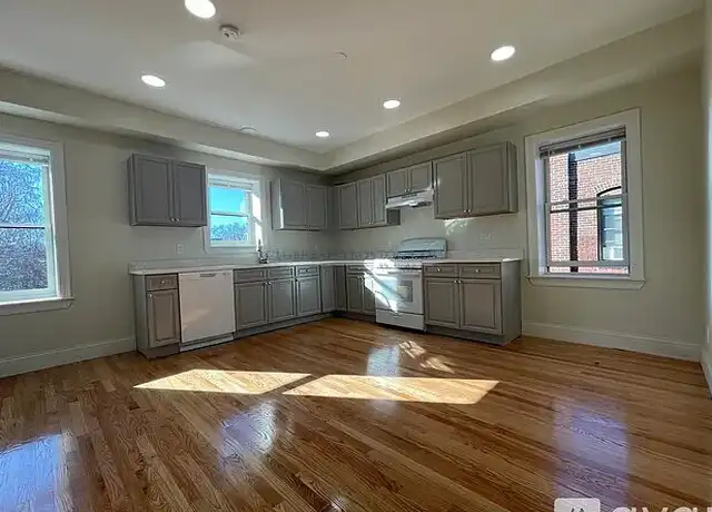 Property at 2028 Massachusetts Ave Unit 3, Cambridge, MA, 02140, 3 beds, 2 baths, [object Object]