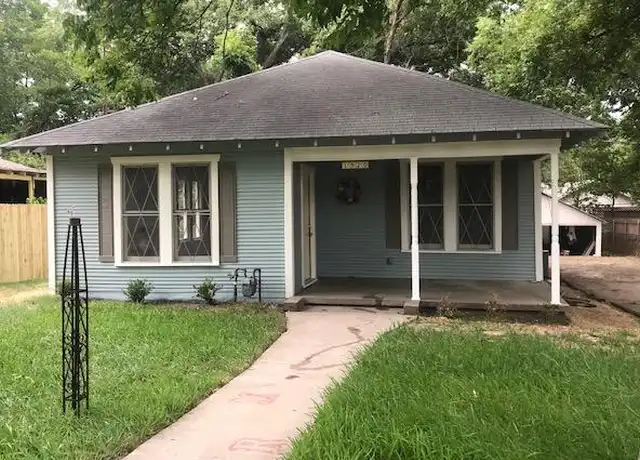Property at 1520 W 6th Ave, Corsicana, TX, 75110, 3 beds, 2 baths, [object Object]