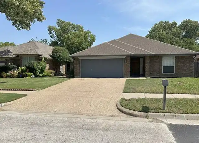 Property at 4927 Highbank Dr, Arlington, TX, 76018, 3 beds, 2 baths, [object Object]