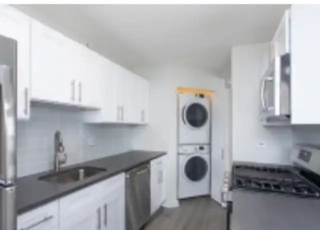 Property at 550 N State St Unit 0017, Chicago, IL, 60654, 2 beds, 2 baths, [object Object]
