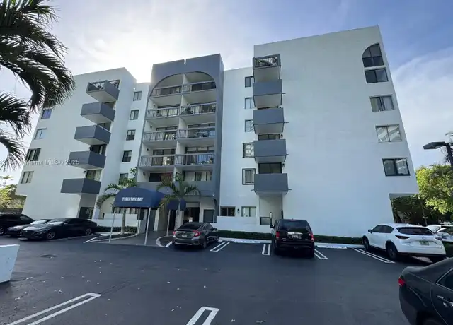 Property at 2715 Tigertail Ave #404, Miami, FL, 33133, 2 beds, 1 bath, [object Object]