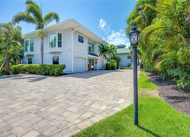 Property at 392 7th Ave S #4, Naples, FL, 34102, 2 beds, 2 baths, [object Object]