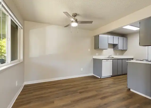 Property at Shiloh Village - 1926 W Casino Rd, Everett, WA, 98204, 1 bed, 1 bath, [object Object]