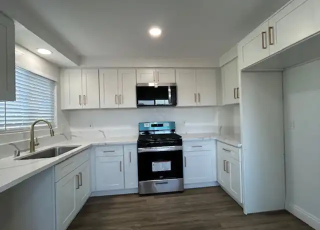 Property at 2211 S Grand Ave Unit 2, San Pedro, CA, 90731, 2 beds, 1 bath, [object Object]
