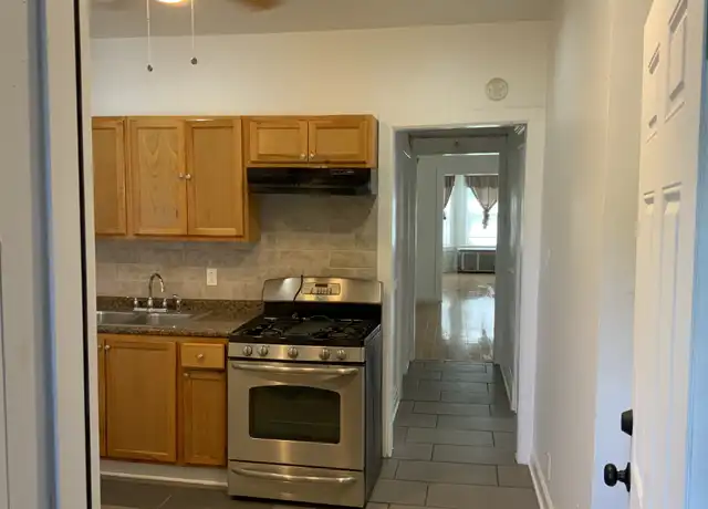 Property at 4038 W Gladys Ave Unit 2, Chicago, IL, 60624, 2 beds, 1 bath, [object Object]