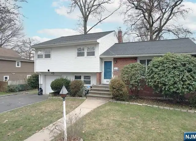Property at 328 Graphic Blvd, New Milford, NJ, 07646, 3 beds, 2.5 baths, [object Object]