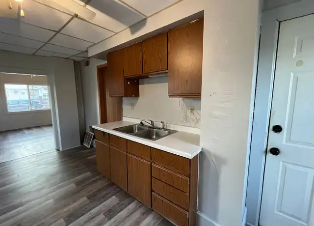 Property at 915 S 4th Ave Unit B, Wausau, WI, 54401, 0 beds, 1 bath, [object Object]