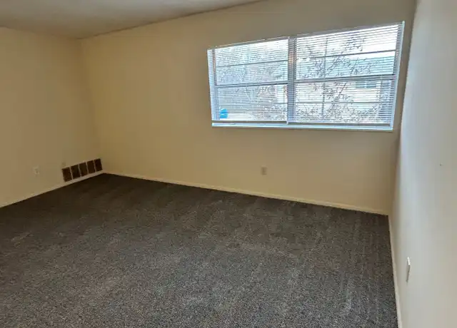 Property at 906 Broad St Unit C03, Murray, KY, 42071, 2 beds, 1 bath, [object Object]