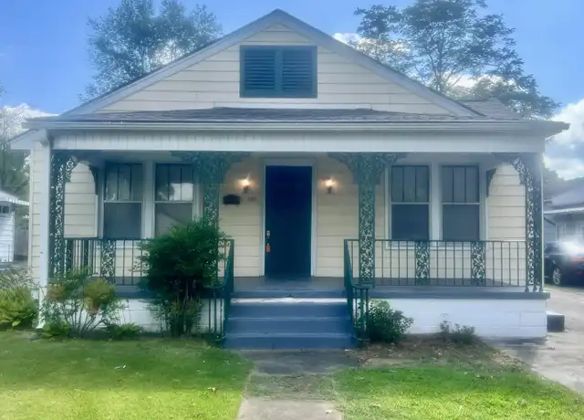 Property at 1110 8th Ave SE, Decatur, AL, 35601, 3 beds, 2 baths, [object Object]