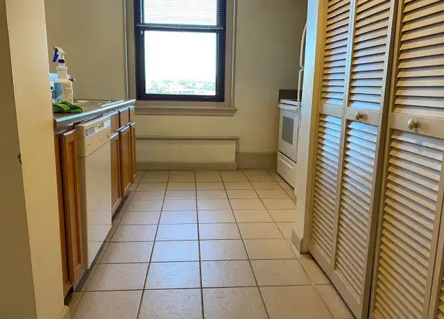 Property at 8 N Jefferson St Unit 616, Roanoke, VA, 24016, 3 beds, 2 baths, [object Object]