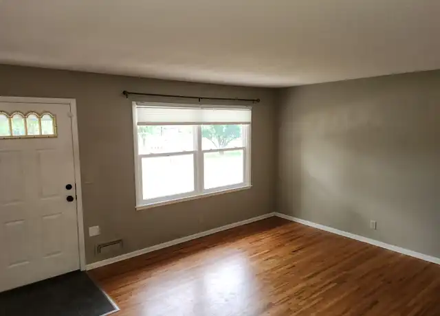 Property at 921 Oriole Dr, Saint Paul, MN, 55124, 3 beds, 2 baths, [object Object]