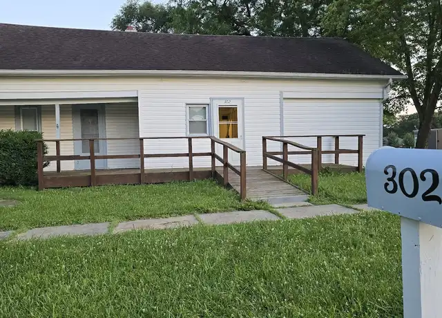 Property at 302 E 3rd St, Tonganoxie, KS, 66086, 2 beds, 1 bath, [object Object]