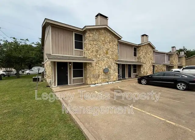 Property at 1610 Sun Valley Dr, Cleburne, TX, 76033, 2 beds, 1.5 baths, [object Object]