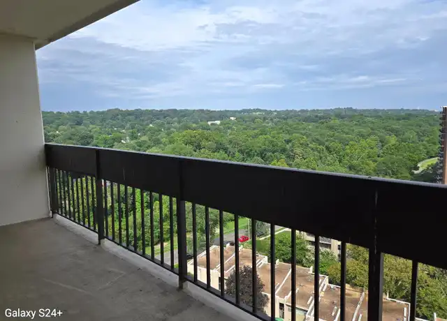 Property at 5300 Holmes Run Pkwy #11, Alexandria, VA, 22304, 2 beds, 2 baths, [object Object]