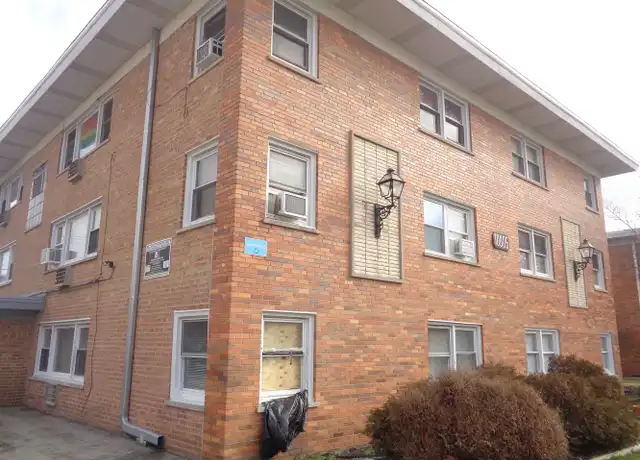 Property at 10805 S Lloyd Dr #4, Worth, IL, 60482, 1 bed, 1 bath, [object Object]