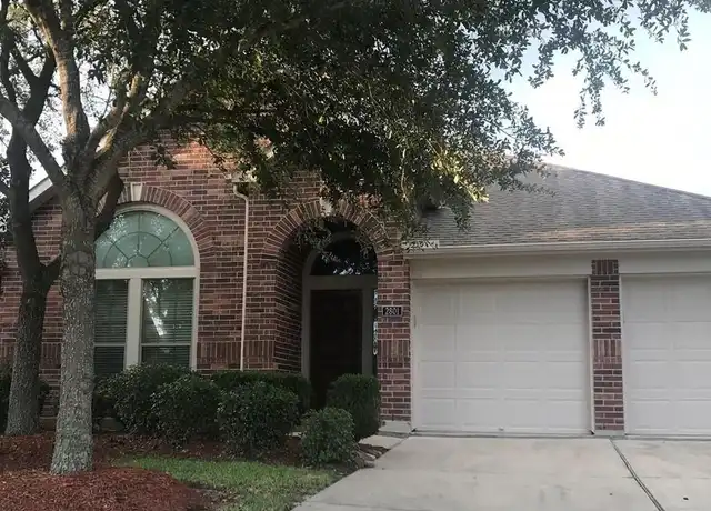 Property at 2801 Enchanted Lake Dr, Pearland, TX, 77584, 4 beds, 2 baths, [object Object]