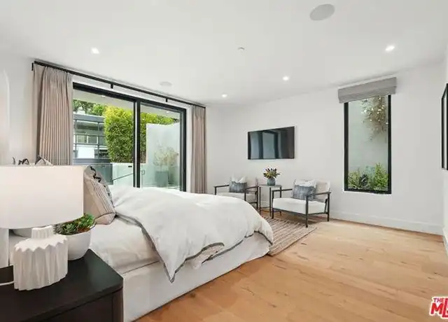 Property at 913 N Beverly Glen Blvd Unit 1/2, Los Angeles, CA, 90077, 4 beds, 5 baths, [object Object]