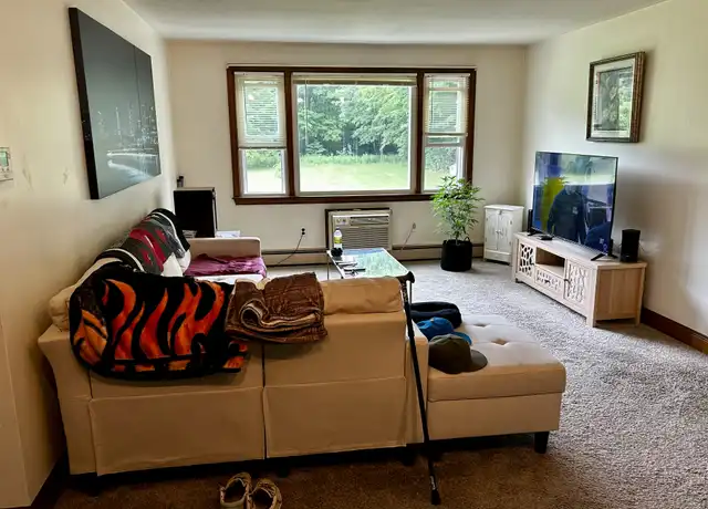 Property at 44 Townsend St Unit 7, Pepperell, MA, 01463, 1 bed, 1 bath, [object Object]