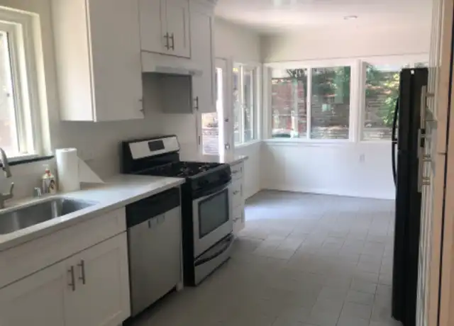Property at 2721 E Chevy Chase Dr, Glendale, CA, 91206, 4 beds, 3.5 baths, [object Object]