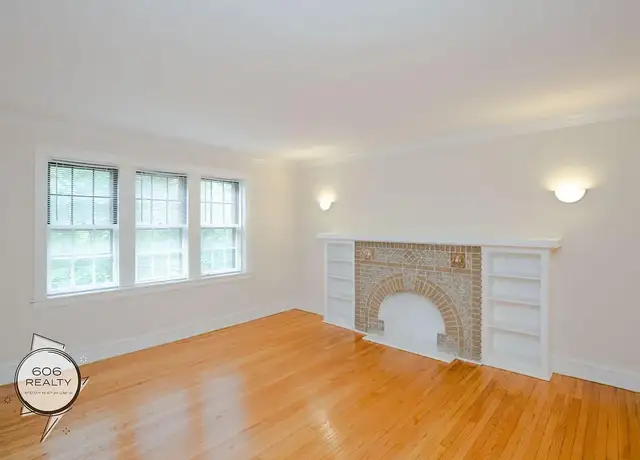 Photo of 1301 Ridgeland Ave, Berwyn, IL 60402
