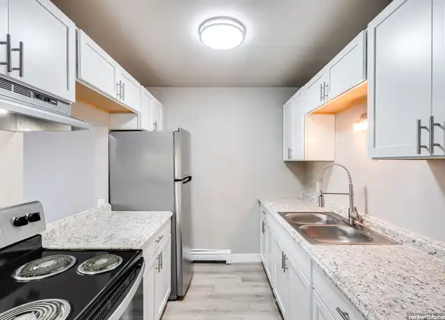 Property at 420426 Sullivan St Unit 420 1, Oshkosh, WI, 54902, 2 beds, 1 bath, [object Object]
