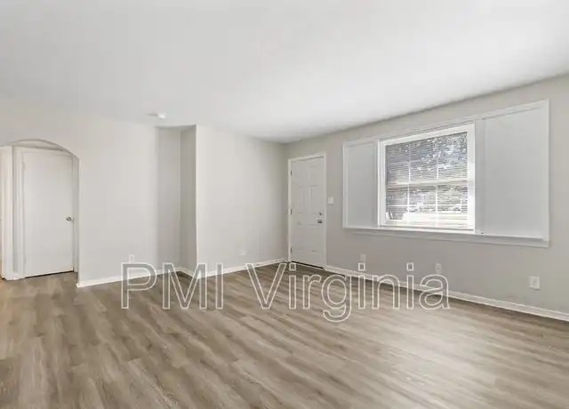 Property at 5368 E Princess Anne Rd, Norfolk, VA, 23502, 5 beds, 2 baths, [object Object]