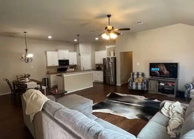 Property at 6810 Oakridge Ave Unit B, Lubbock, TX, 79424, 3 beds, 2 baths, [object Object]