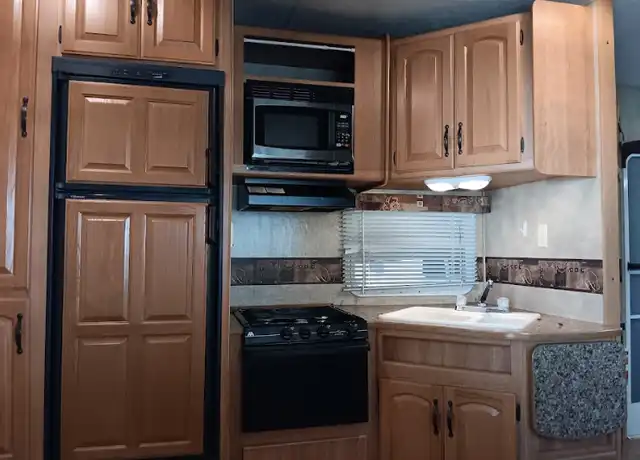 Property at 379 County Road 3425, Hawkins, TX, 75765, 1 bed, 1 bath, [object Object]