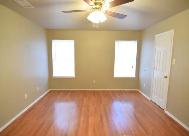 Property at 1806 Basalt Dr, Killeen, TX, 76549, 4 beds, 2 baths, [object Object]