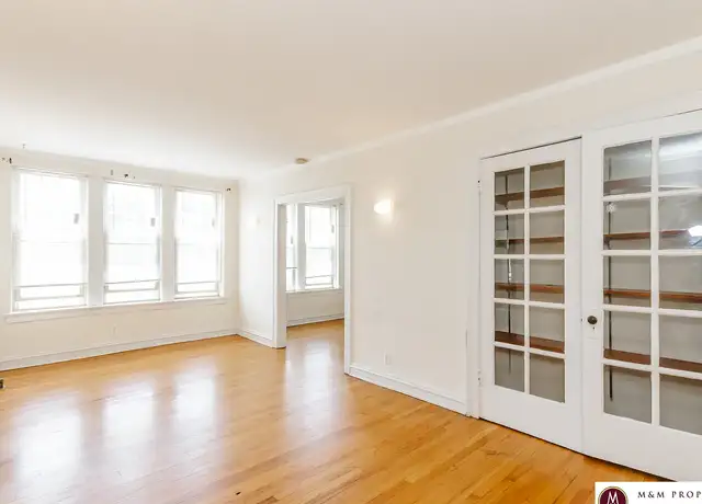 Photo of 427 S Kenilworth Ave, Oak Park, IL 60302