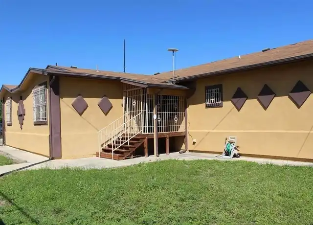 Property at 1902 Alderete Ln, Del Rio, TX, 78840, 3 beds, 3 baths, [object Object]