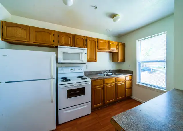 Property at 300 E 2nd St Unit A, Sedalia, MO, 65301, 1 bed, 1 bath, [object Object]