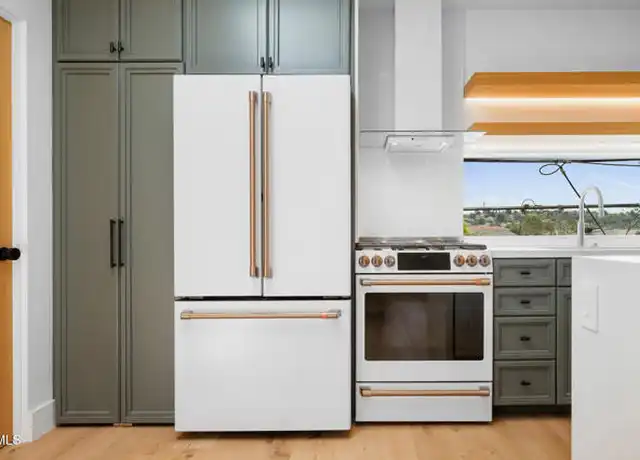 Property at 1932 Hillhurst Ave, Los Angeles, CA, 90027, 1 bed, 1 bath, [object Object]