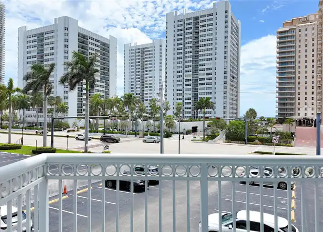 Property at 1913 S Ocean Dr #304, Hallandale Beach, FL, 33009, 1 bed, 1 bath, [object Object]