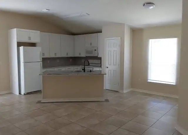 Property at 5 Ranger Pl, Palm Coast, FL, 32164, 4 beds, 2 baths, [object Object]