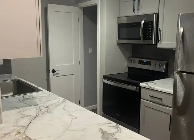 Property at 116 W Van Buren St Unit 201, Columbia City, IN, 46725, 2 beds, 1 bath, [object Object]