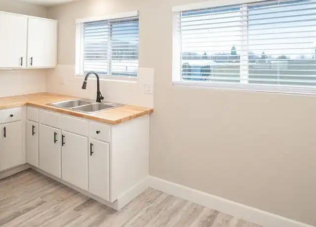 Property at Sierra View Townhomes - 1301 Como St, Carson City, NV, 89701, 2 beds, 1 bath, [object Object]
