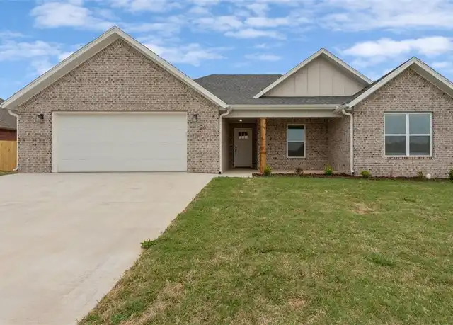 Property at 26 N Banner Ave, Farmington, AR, 72730, 3 beds, 2 baths, [object Object]