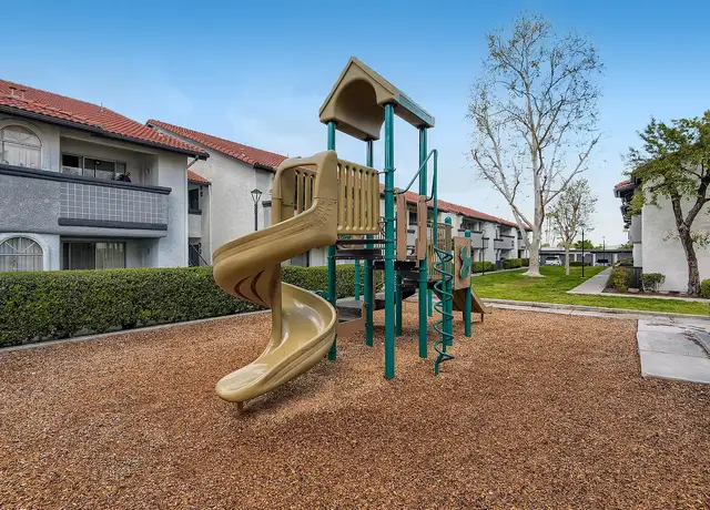 Photo of 2770 W Devonshire Ave, Hemet, CA 92545
