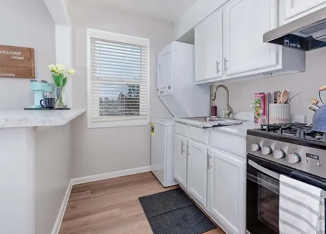 Photo of 14001 Ambaum Blvd SW, Burien, WA 98166