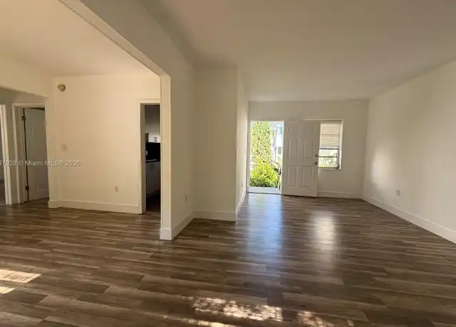 Property at 291 Navarre Ave Unit 4, Coral Gables, FL, 33134, 2 beds, 1 bath, [object Object]