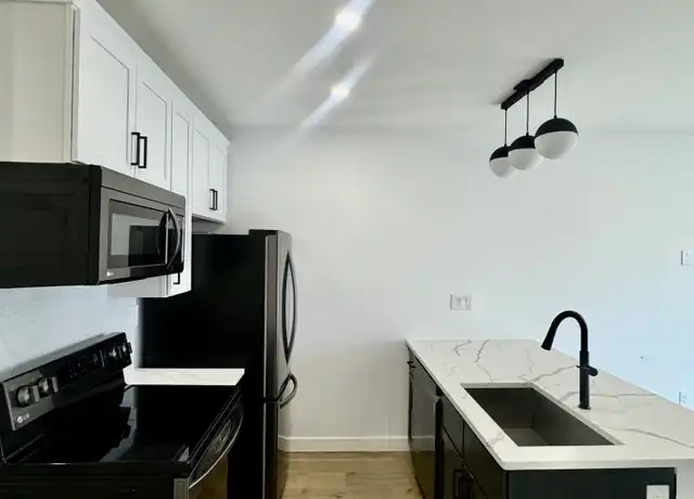 Property at 144 Old Colony Ave Unit 302, Boston, MA, 02127, 1 bed, 1 bath, [object Object]