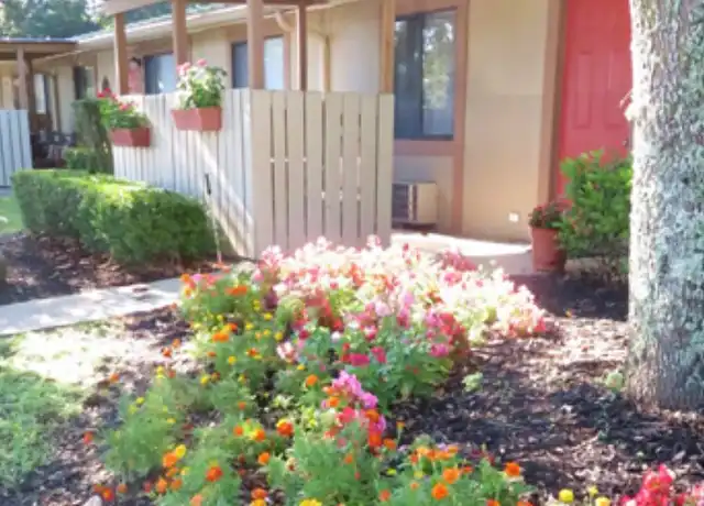Property at Clara Place Apartments - 1312 Water Willow Dr, DeLand, FL, 32720, 1 bed, 1 bath, [object Object]