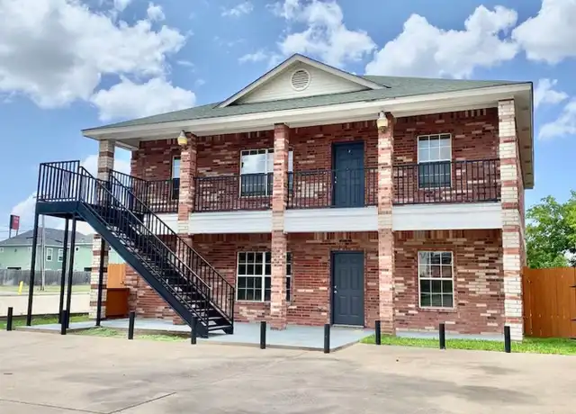 Property at 1621 Bagby Ave Unit B, Waco, TX, 76706, 4 beds, 4 baths, [object Object]